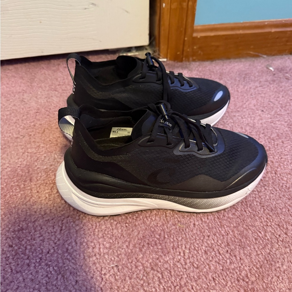 Clove Sneakers